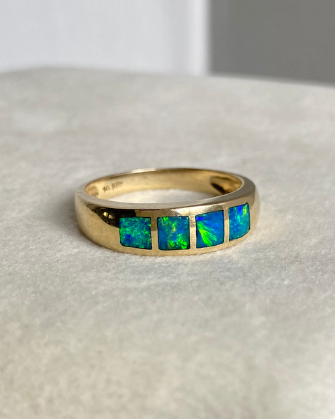 Vintage 14k Opal Band (sz 7.25)