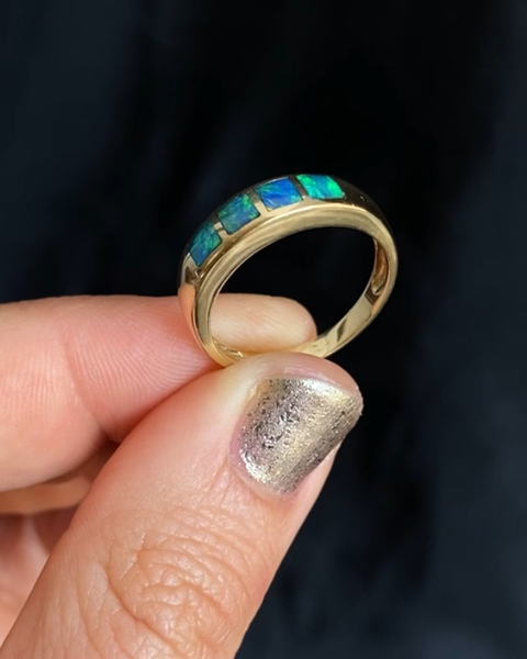 Vintage 14k Opal Band (sz 7.25)