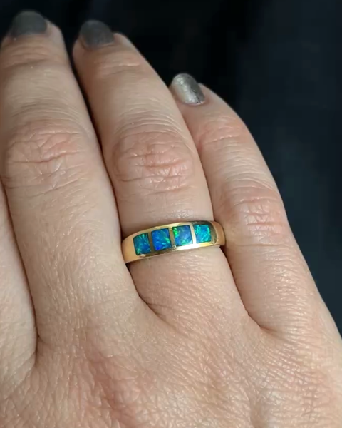 Vintage 14k Opal Band (sz 7.25)