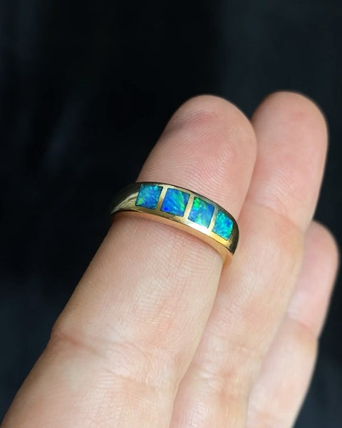 Vintage 14k Opal Band (sz 7.25)