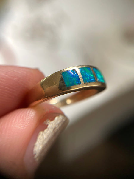 Vintage 14k Opal Band (sz 7.25)