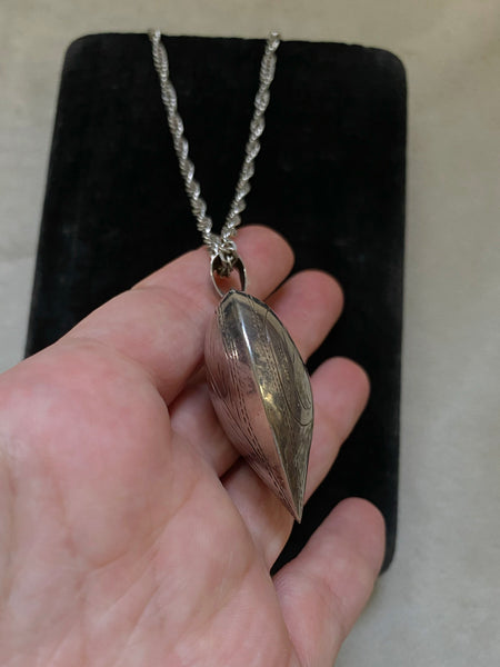 XL Engraved Puffy Heart + Singapore Chain Necklace