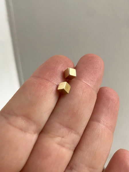 Vintage 14k Cube Studs