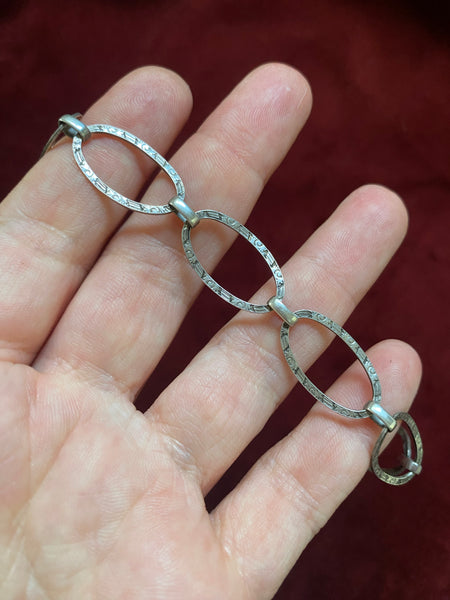 Art Deco Sterling Silver Engraved Oval Link Bracelet