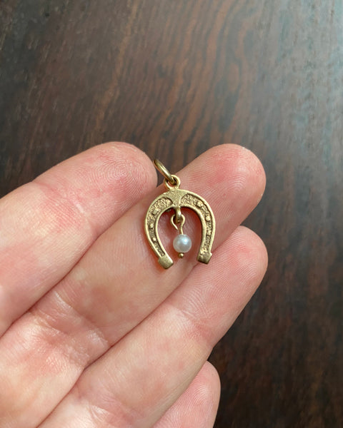 10k Gold Art Deco Horseshoe charm