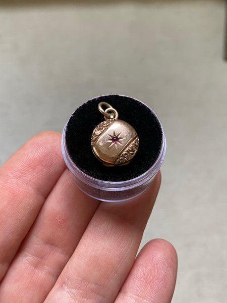 Antique 10k+Garnet Locket