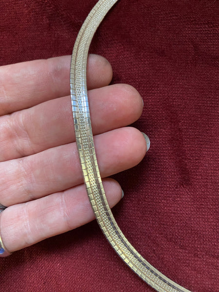 Vintage Italian Silver Pointed Omega Collar