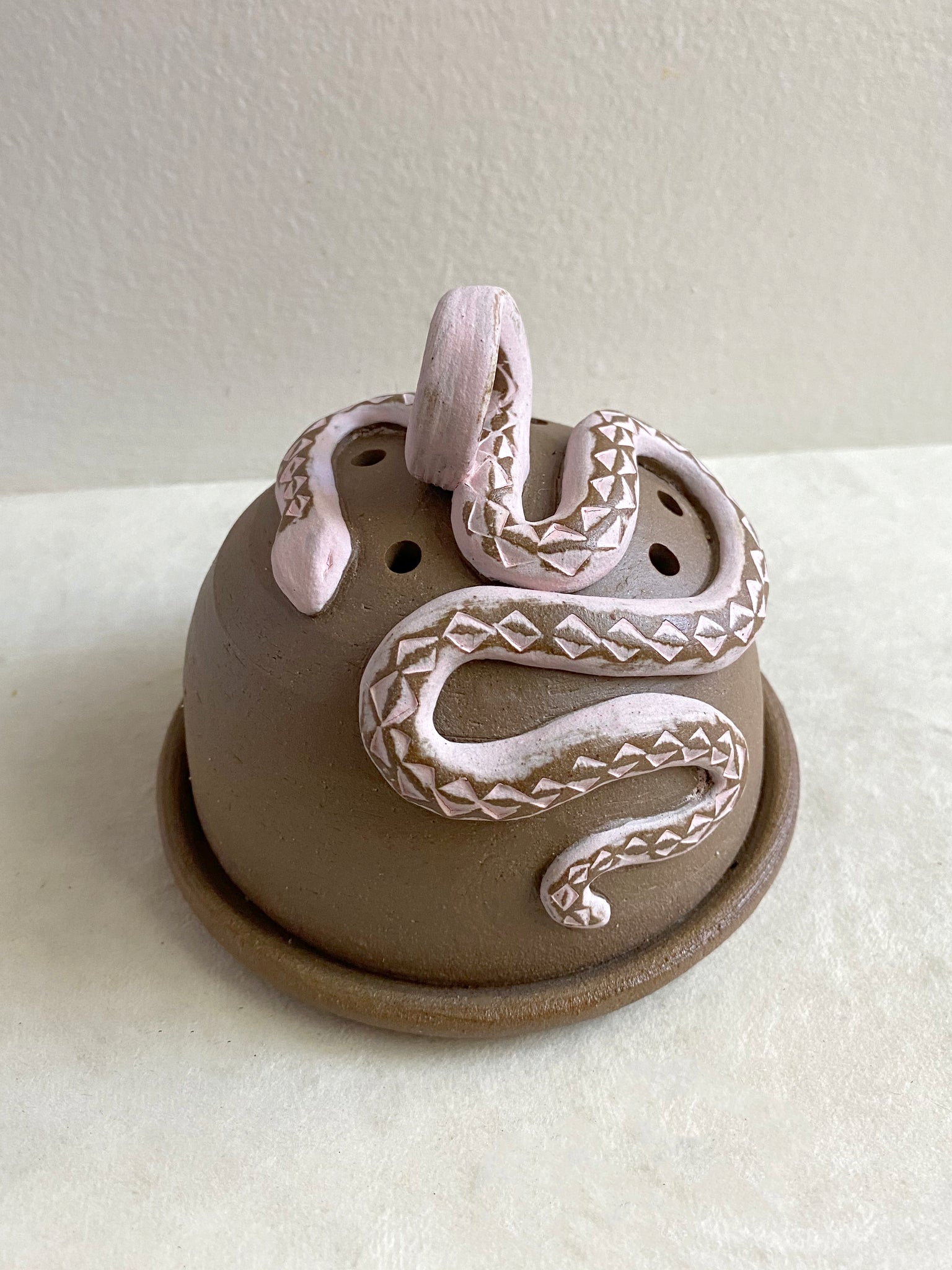 Ceramic Snake Incense Dome *pink*