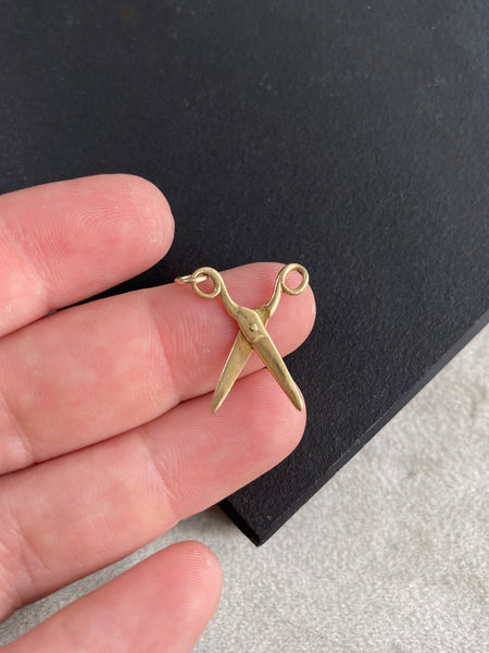 Vintage Scissor Charm *moveable!* (14 karat)