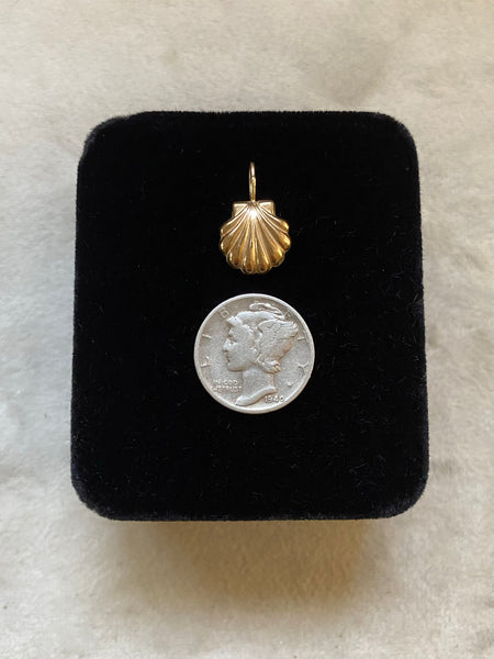 Vintage 14k Gold Puffy Shell Charm