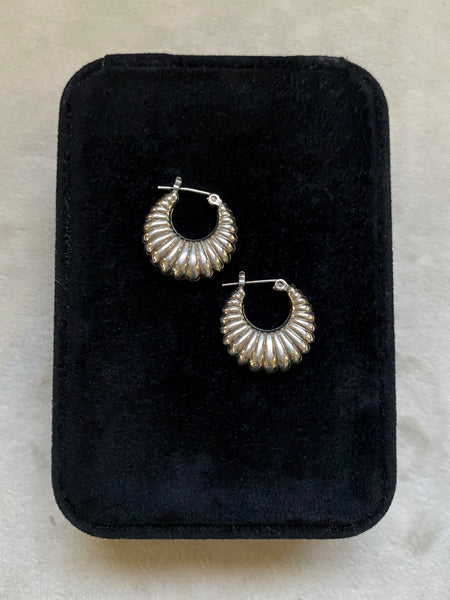 Vintage Sterling Silver Small Shrimp Hollow Form Hoops