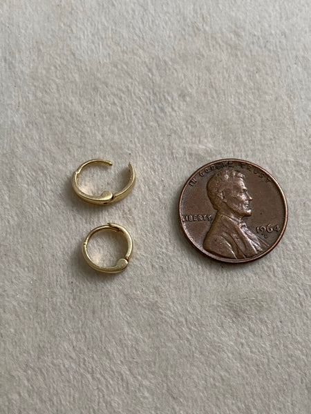 Vintage 14k Perfect Hinged Huggies xs