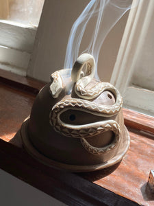 Ceramic Snake Incense Dome *ivory*