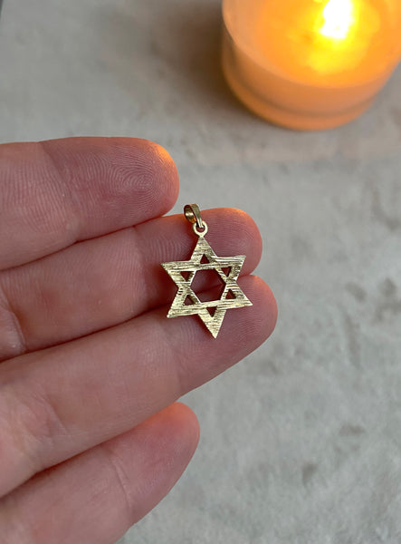 Vintage Star Charm (14 karat)