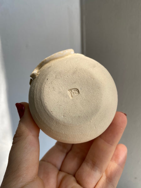Small Opal White Snake Pot