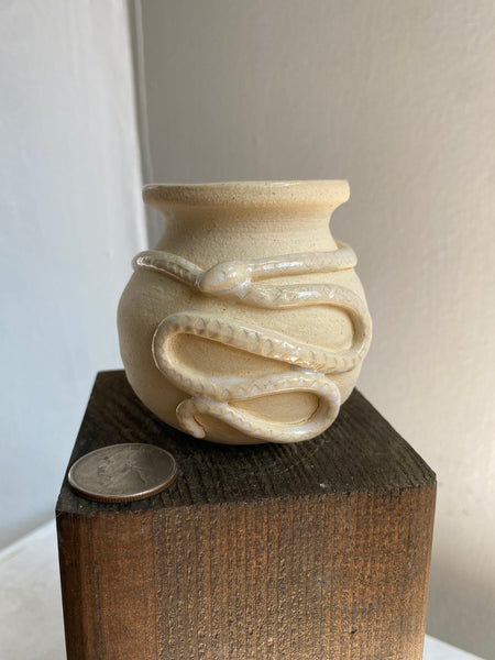 Small Opal White Snake Pot