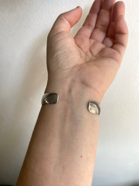*Perfect* Vintage Zuni Handmade Inlay Bracelet